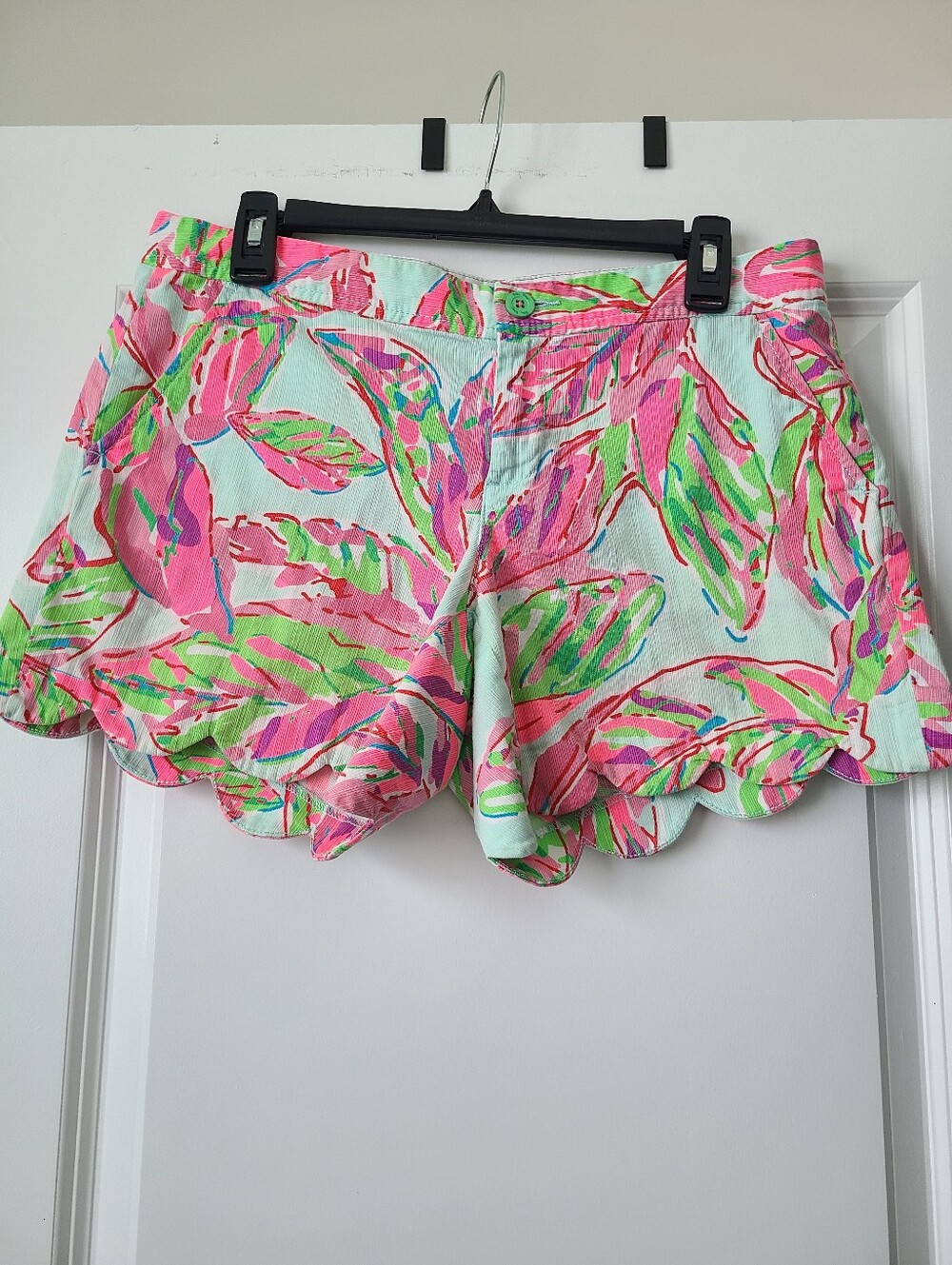Lilly Pulitzer Buttercup Short In Vibrant Palm Print